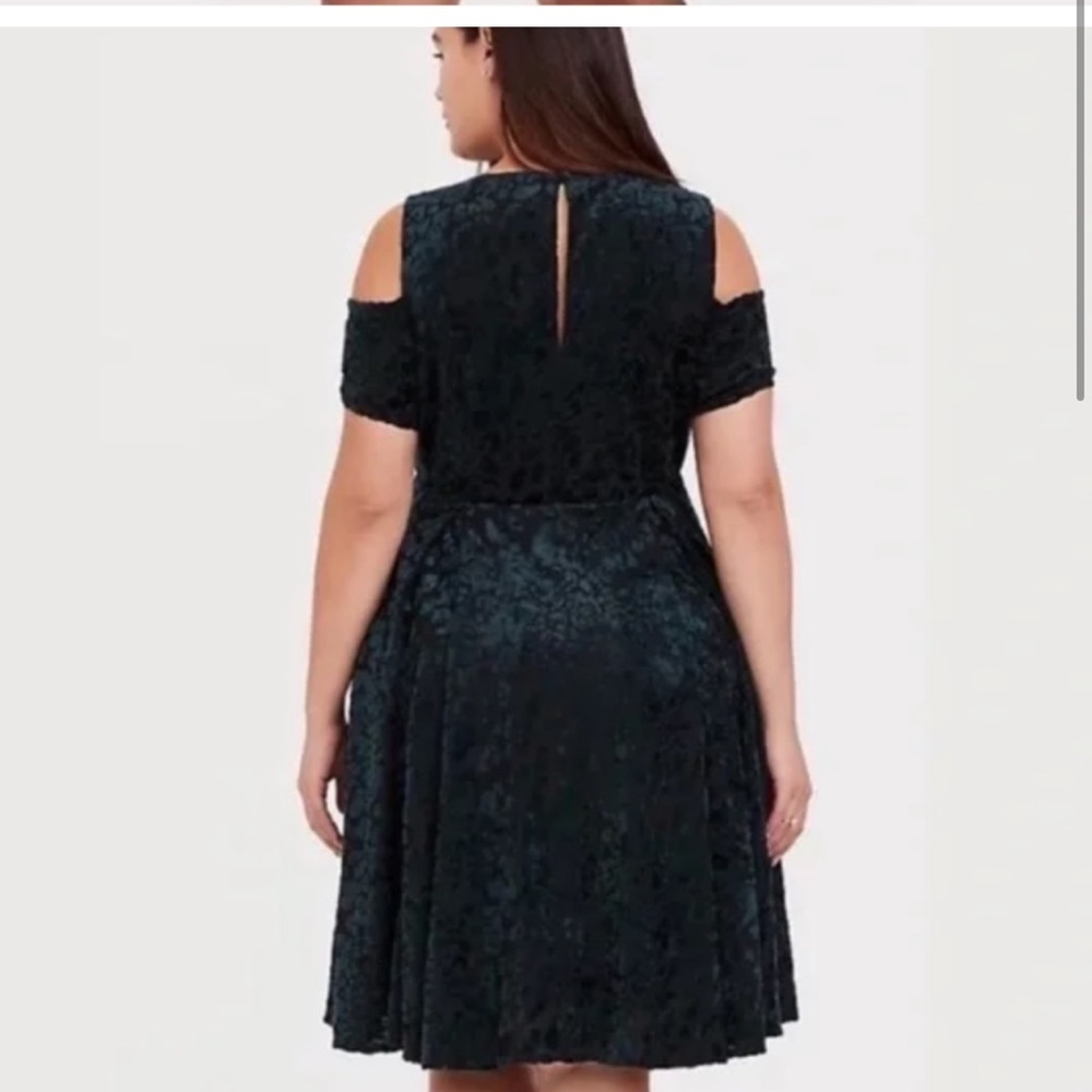 Midi Torrid Dress, lovely green velvet! Torrid size 2 (18-20)